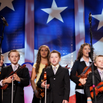 La familia Duffar actuando en un musical en la Values Voter Summit, el 17 de septiembre de 2010.