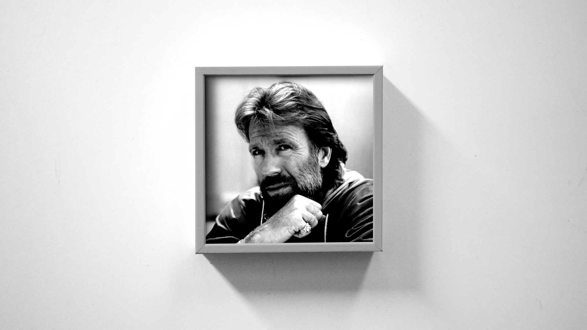 Una imagen de Chuck Norris.