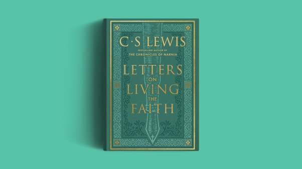 El libro sobre un fondo verde.